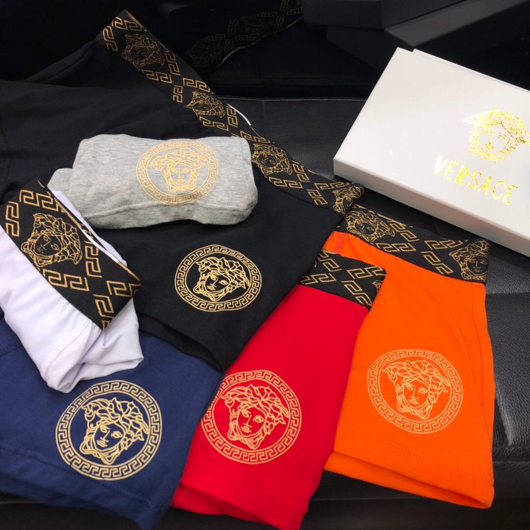 🔥🔥🔥VERSACE （范思哲）专柜同款男士内裤，官网在售。纯棉布面料，柔软舒适亲肤，精准车工剪裁，尺码
