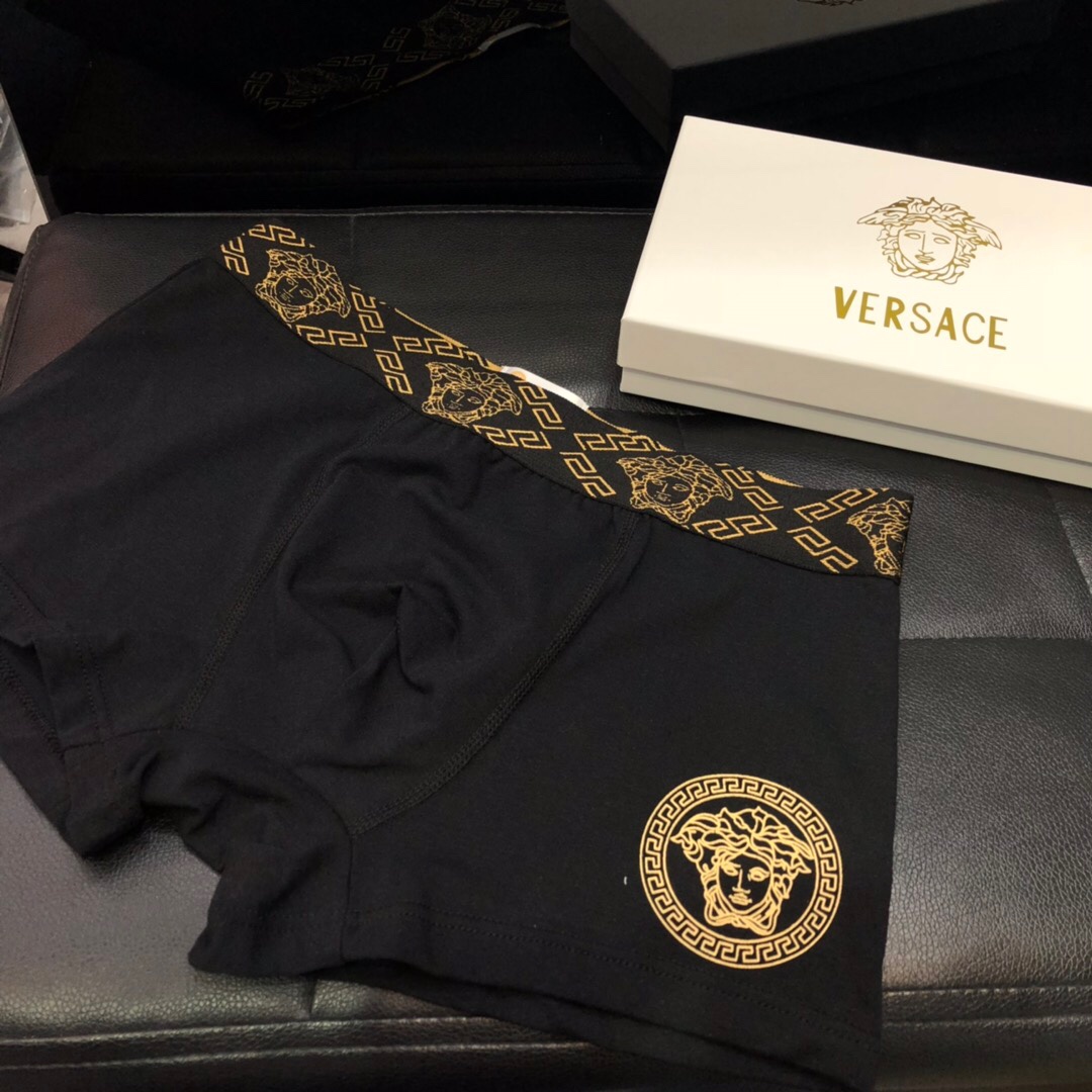 🔥🔥🔥VERSACE （范思哲）专柜同款男士内裤，官网在售。纯棉布面料，柔软舒适亲肤，精准车工剪裁，尺码