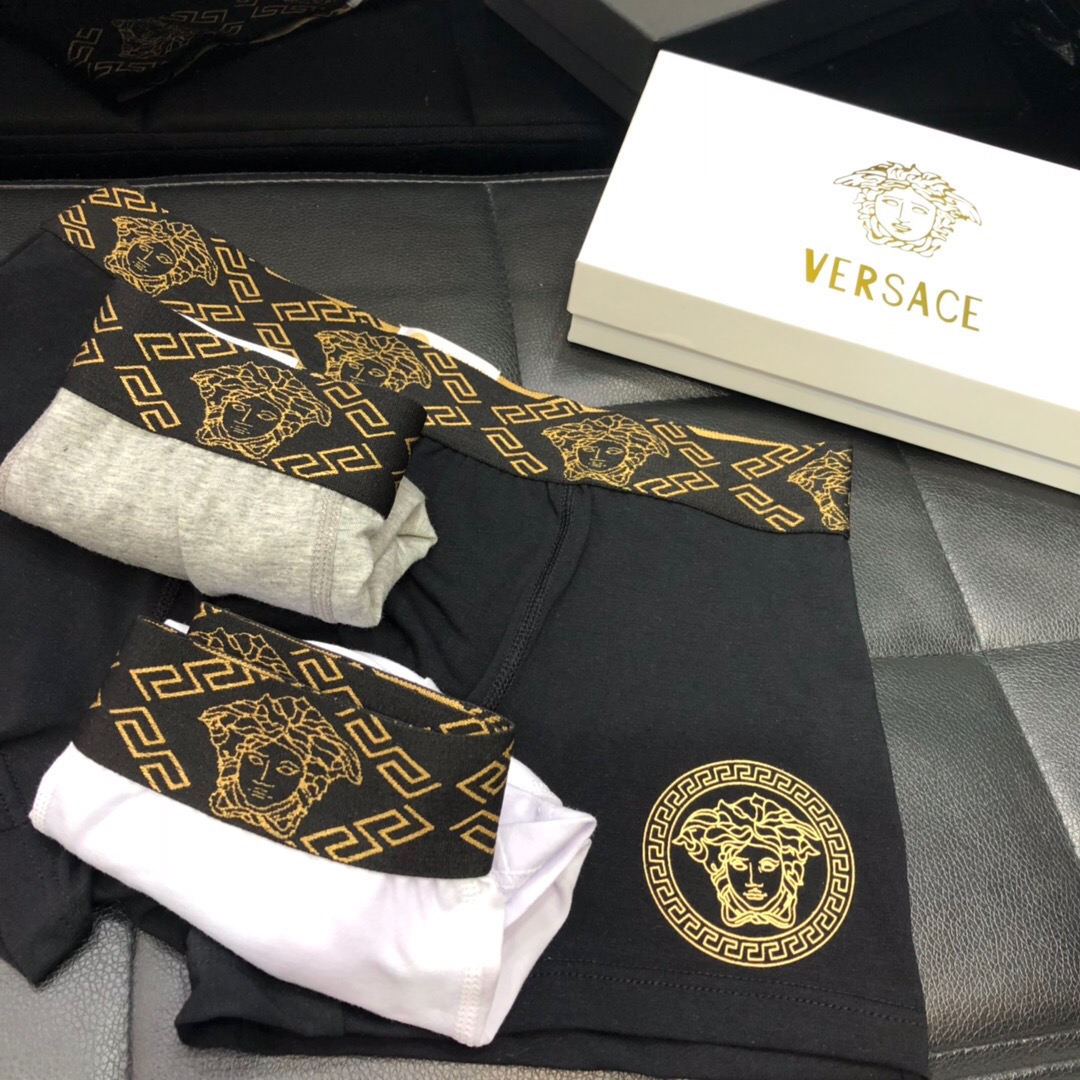 🔥🔥🔥VERSACE （范思哲）专柜同款男士内裤，官网在售。纯棉布面料，柔软舒适亲肤，精准车工剪裁，尺码
