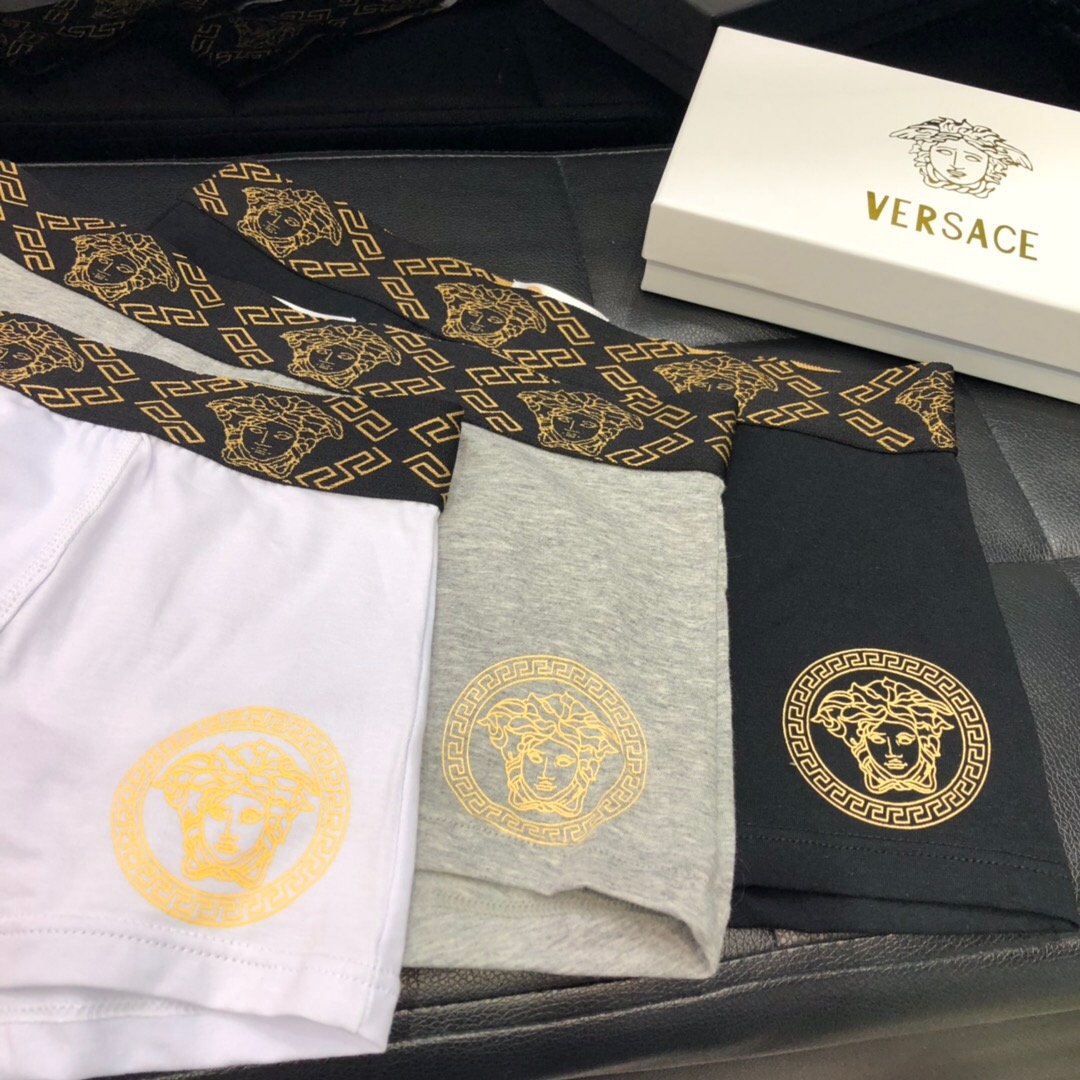 🔥🔥🔥VERSACE （范思哲）专柜同款男士内裤，官网在售。纯棉布面料，柔软舒适亲肤，精准车工剪裁，尺码