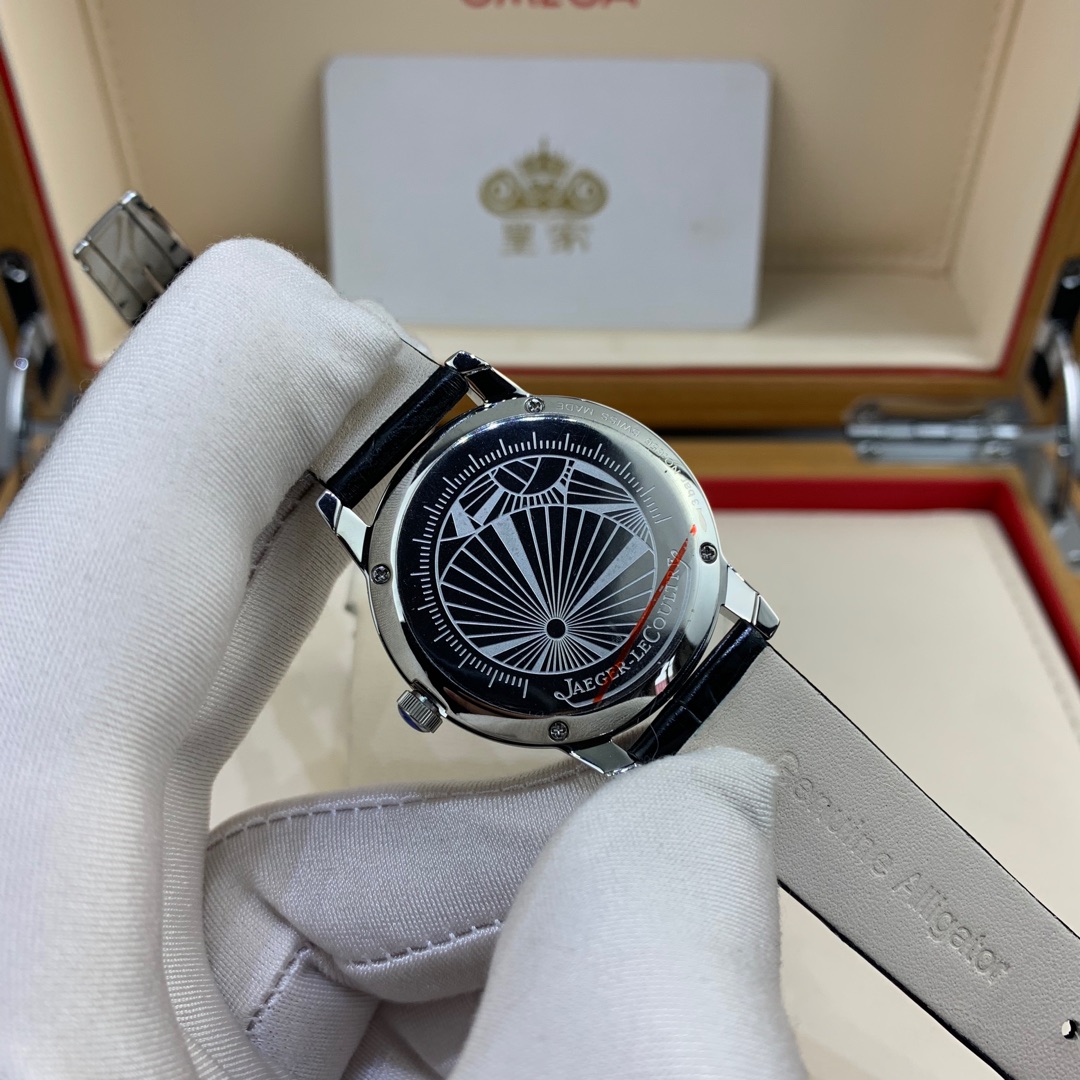 Cartier 皇家 积家约会女款腕表