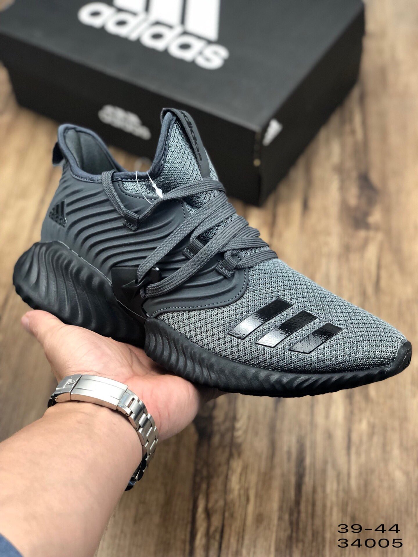135阿迪达斯 Adidas Alphabounce 阿尔法编织网面透气 马牌橡胶外底耐磨减震极具回弹性 运动跑步鞋