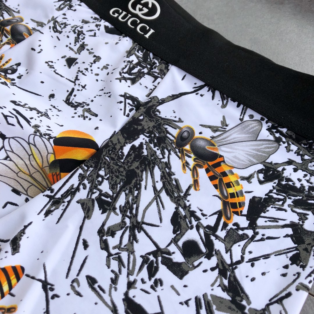  GUCCI 古奇 精美小蜜蜂 清新水墨风格 时尚男士内裤 采用高进口牛奶丝 轻薄透气丝滑舒爽健康 一片