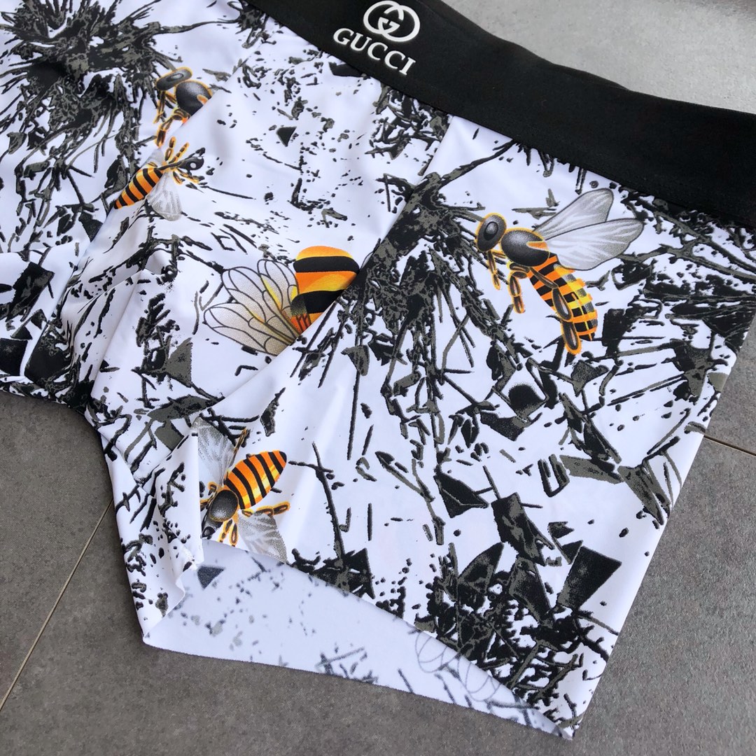  GUCCI 古奇 精美小蜜蜂 清新水墨风格 时尚男士内裤 采用高进口牛奶丝 轻薄透气丝滑舒爽健康 一片