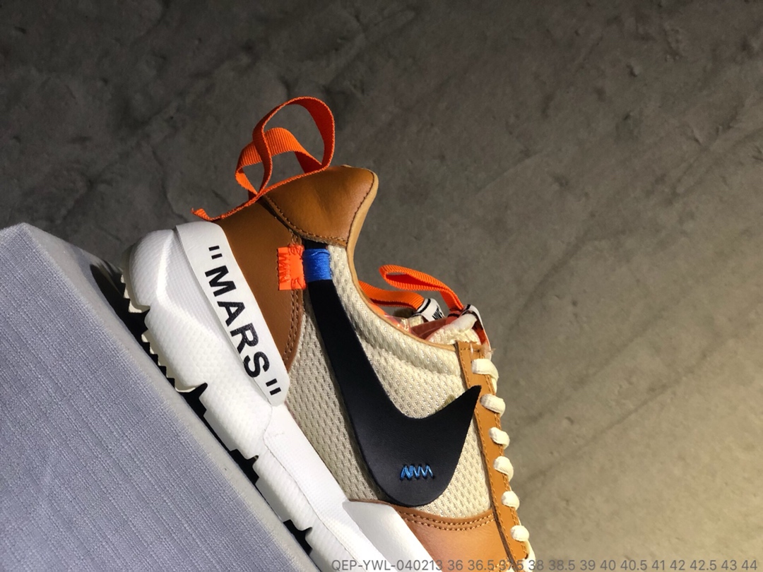 130  真标半码  <br />Nike Big Swoosh 宇航员联名款 QEP-YWL-040213 <br />尺码：36 36.5 37.5 38 38.5 39 40 40.5 41 42 42.5 43 44