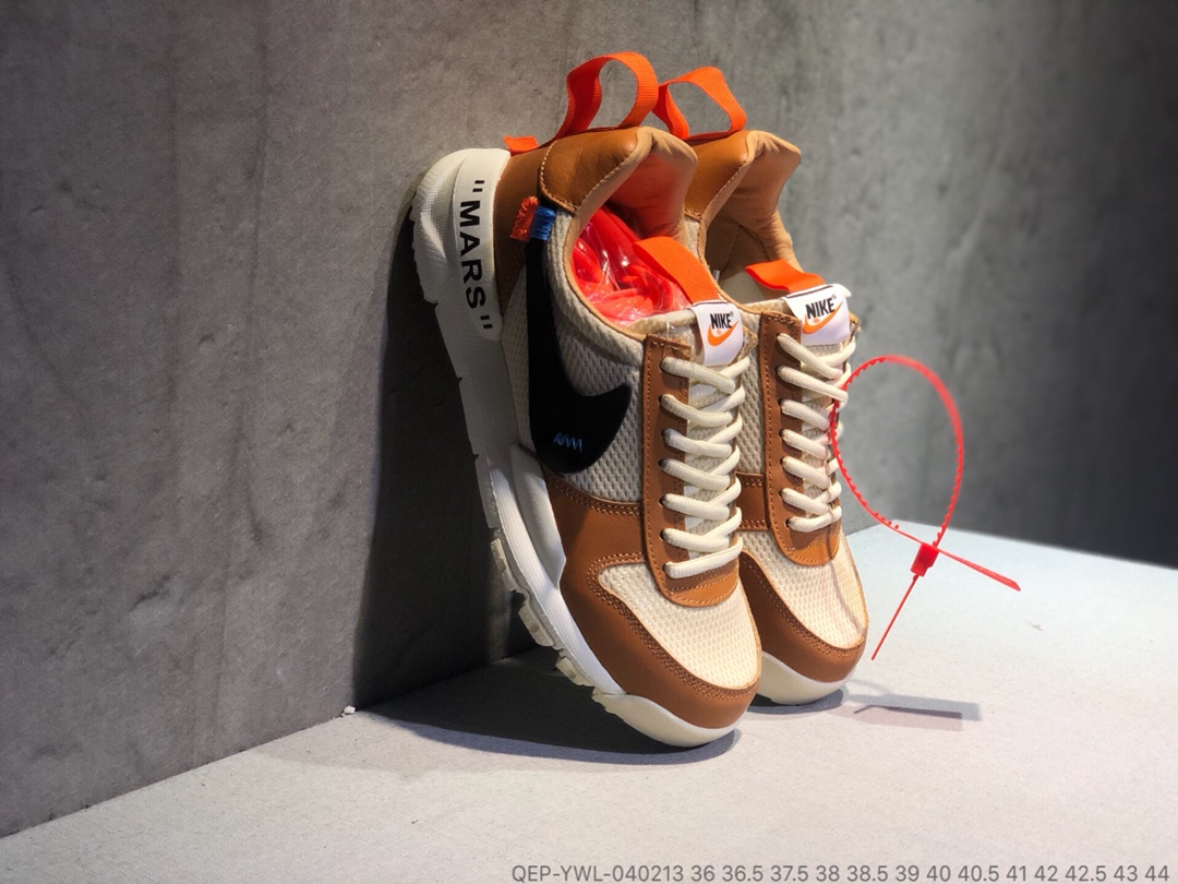 130  真标半码  <br />Nike Big Swoosh 宇航员联名款 QEP-YWL-040213 <br />尺码：36 36.5 37.5 38 38.5 39 40 40.5 41 42 42.5 43 44