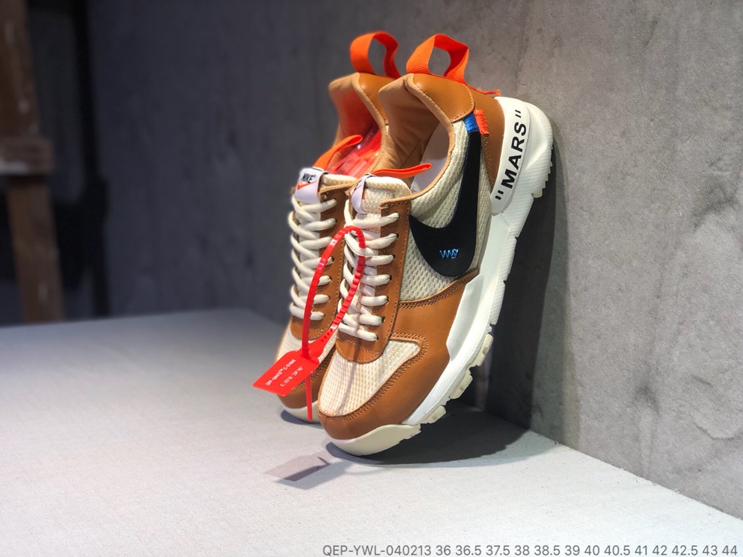 130  真标半码  <br />Nike Big Swoosh 宇航员联名款 QEP-YWL-040213 <br />尺码：36 36.5 37.5 38 38.5 39 40 40.5 41 42 42.5 43 44