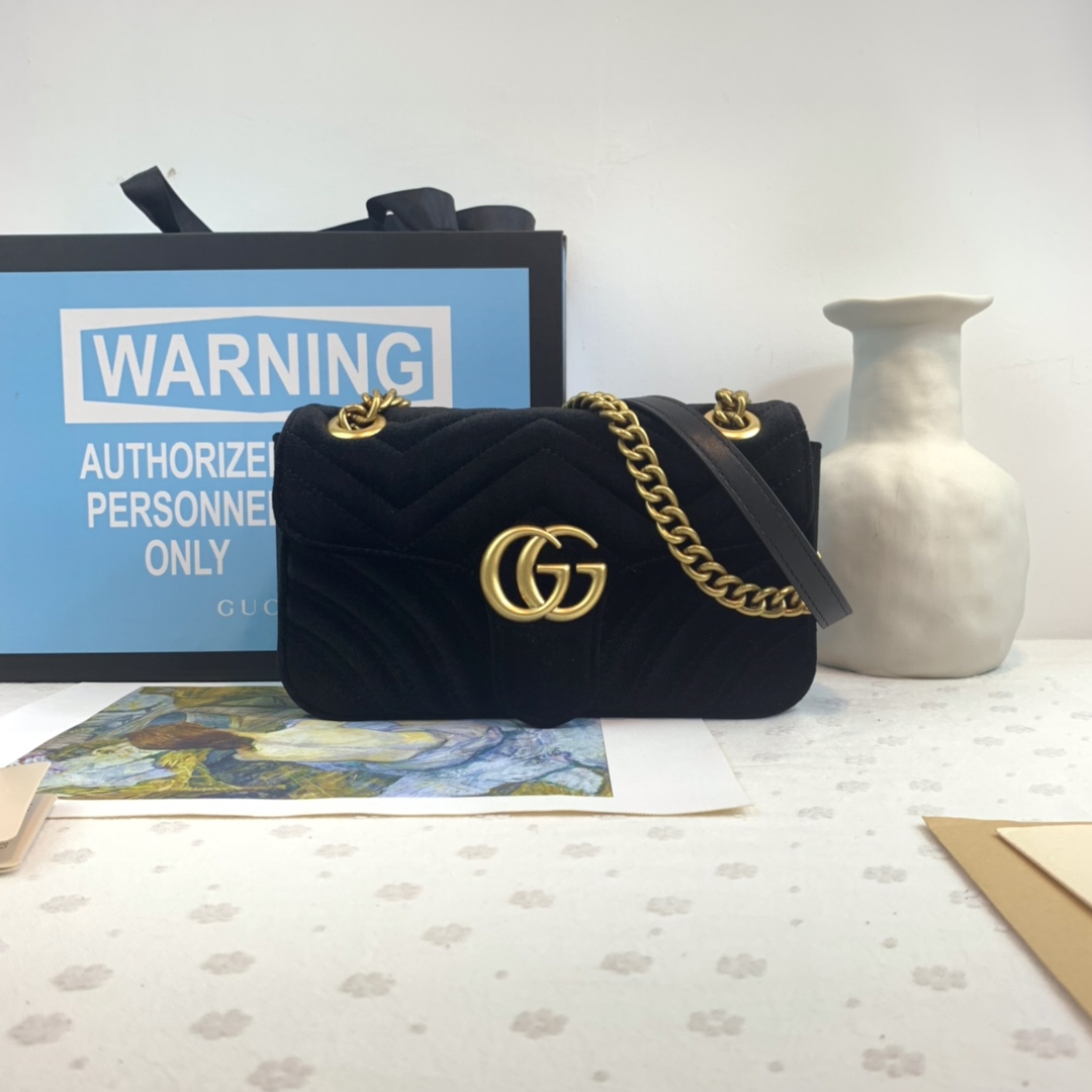 CHANEL/chocolate bar/mini chain bag/satin/pouch/--/BLK//