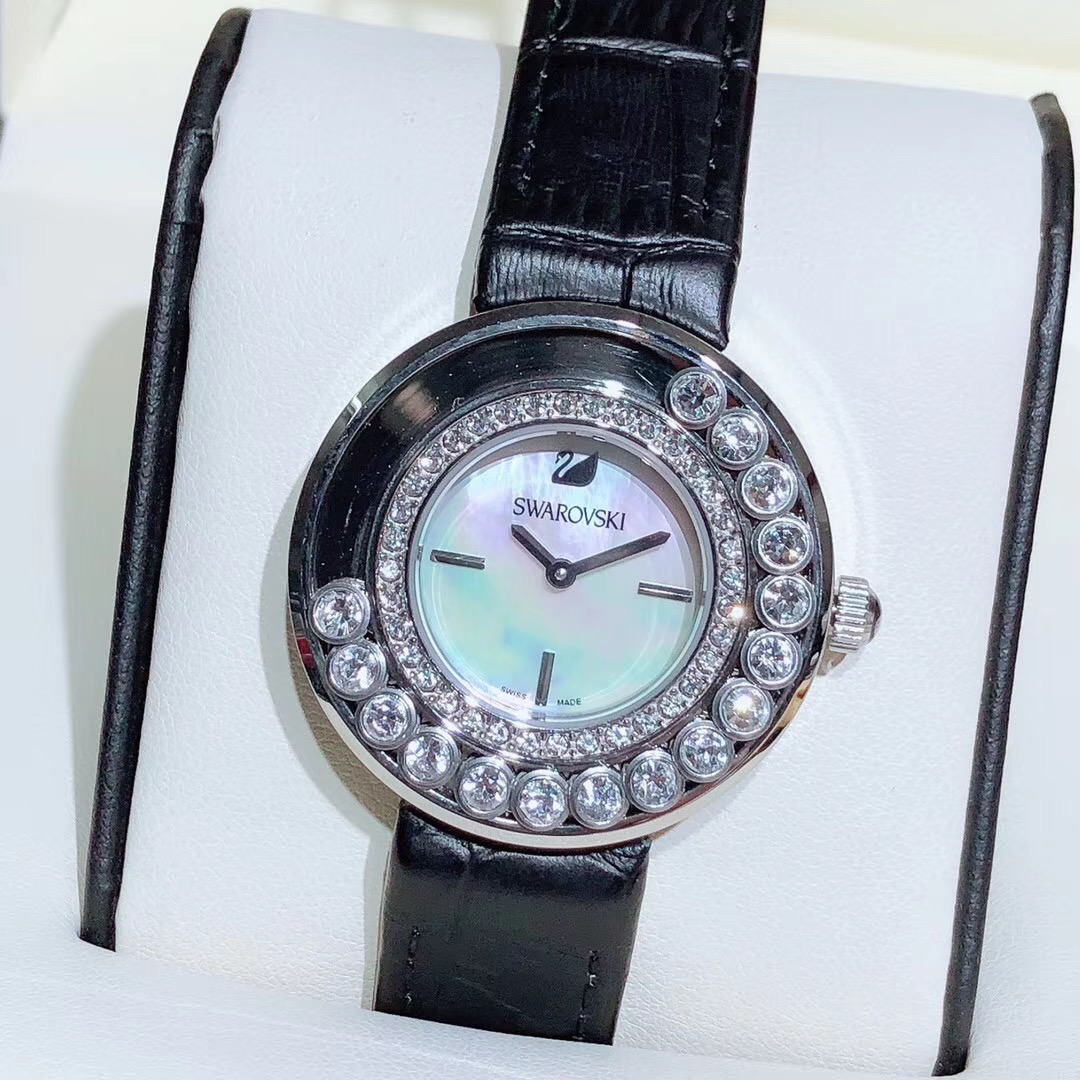 Unknown 施华洛世奇-SWAROVSKI，女款 腕表，表圈一圈可转动施华洛水晶，俏皮而动感，尺寸：35mm