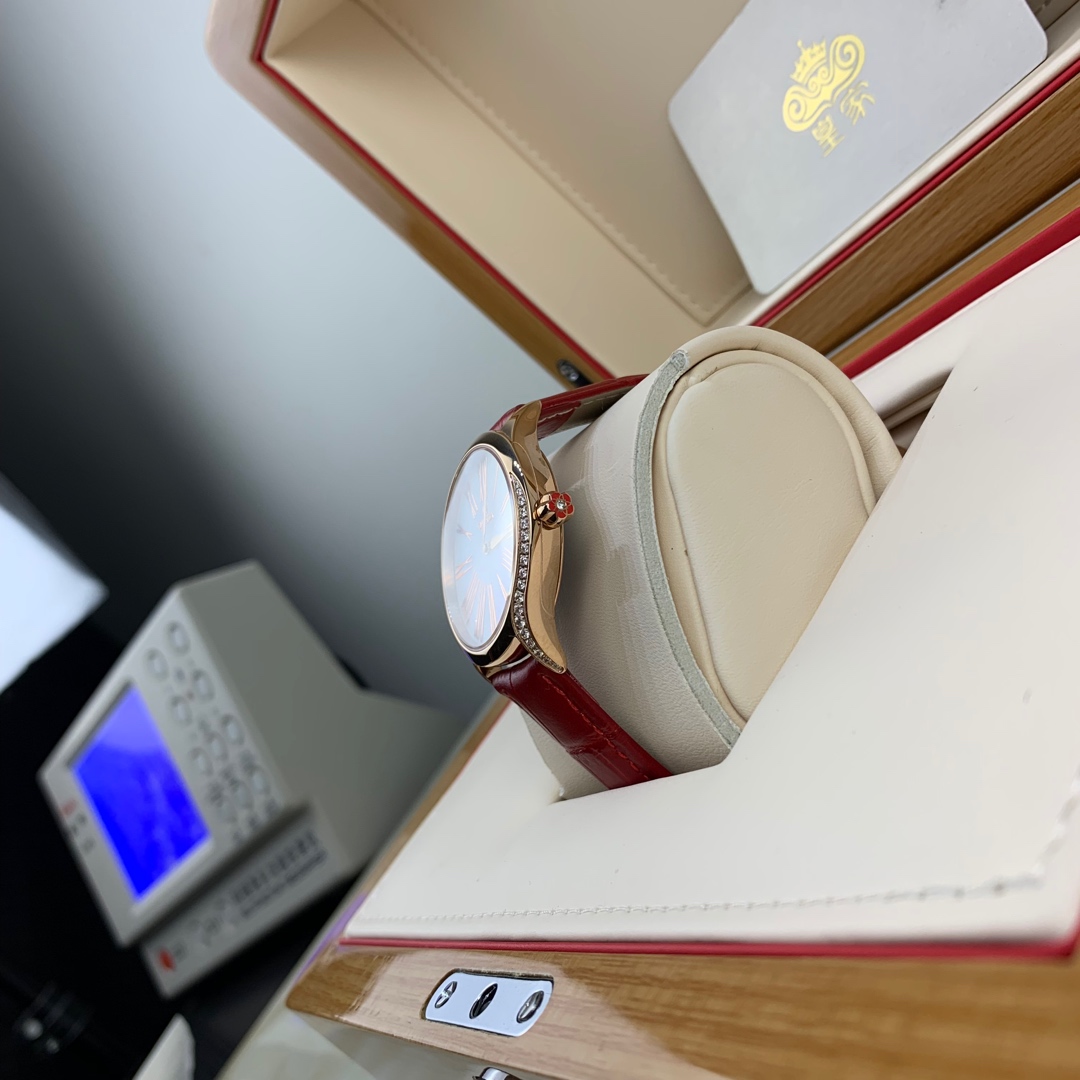 Omega 皇家 欧米茄蝶飞系列女款腕表