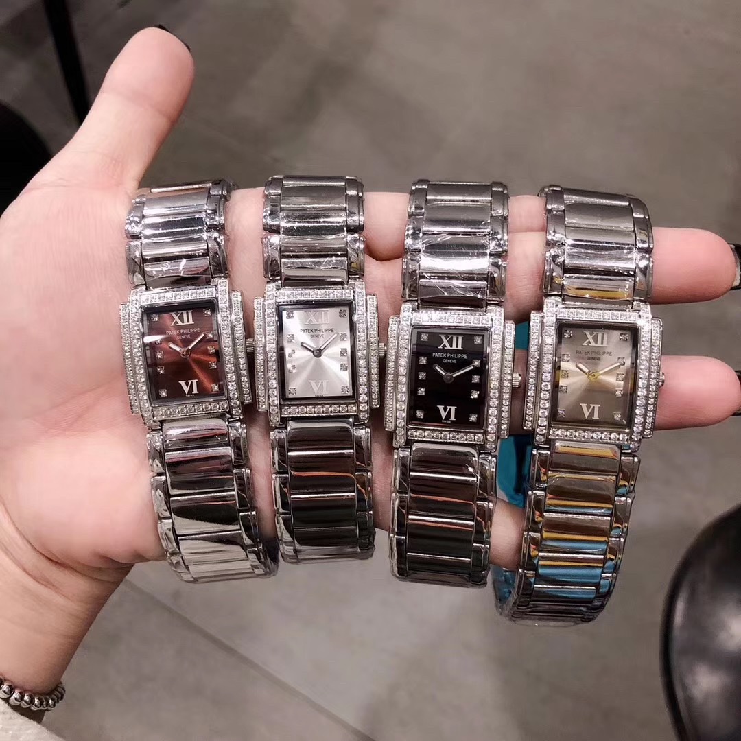 Patek Philippe 百达翡丽-Patek Philippe Twenty~4®系列 特别选取小巧的长方形表壳