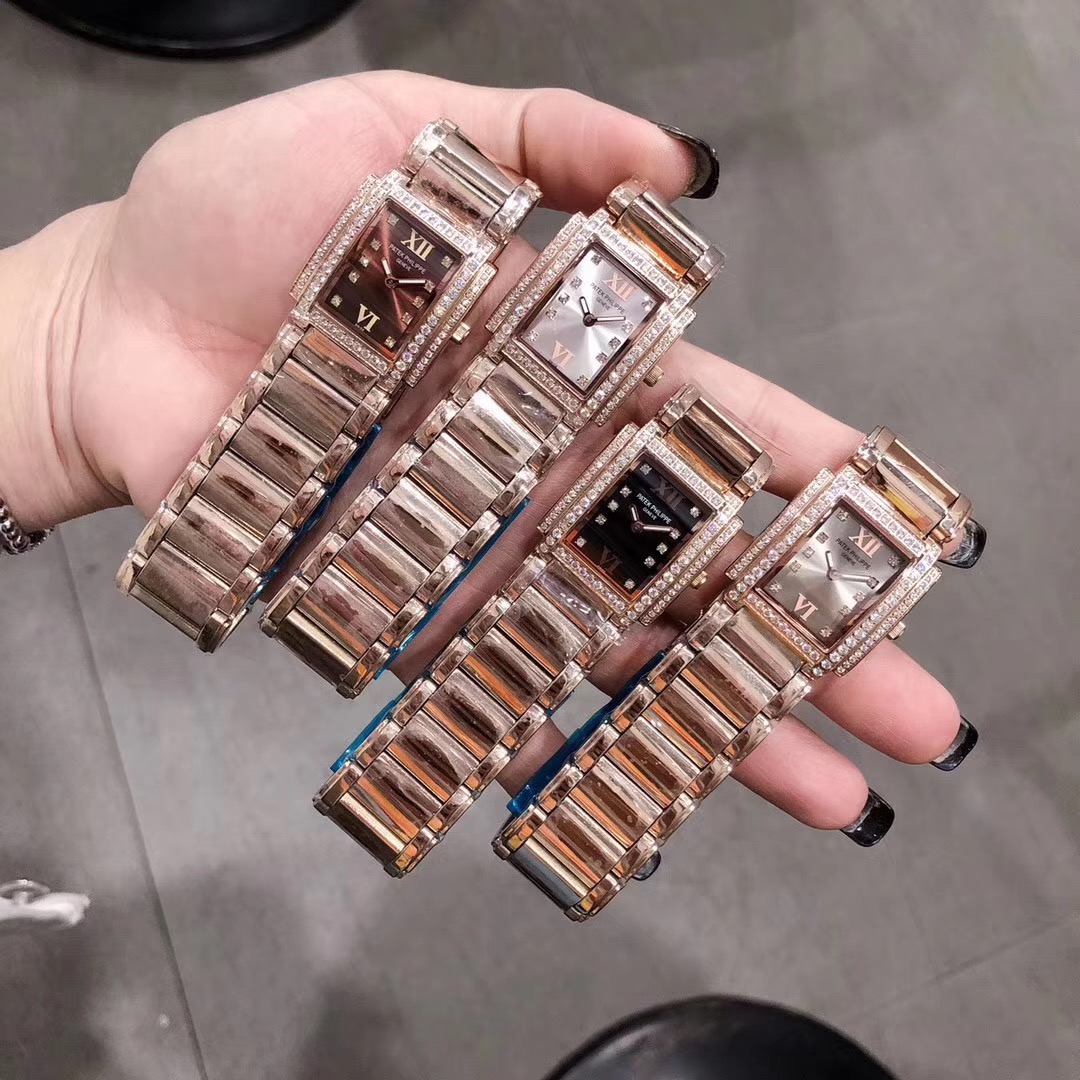 Patek Philippe 百达翡丽-Patek Philippe Twenty~4®系列 特别选取小巧的长方形表壳