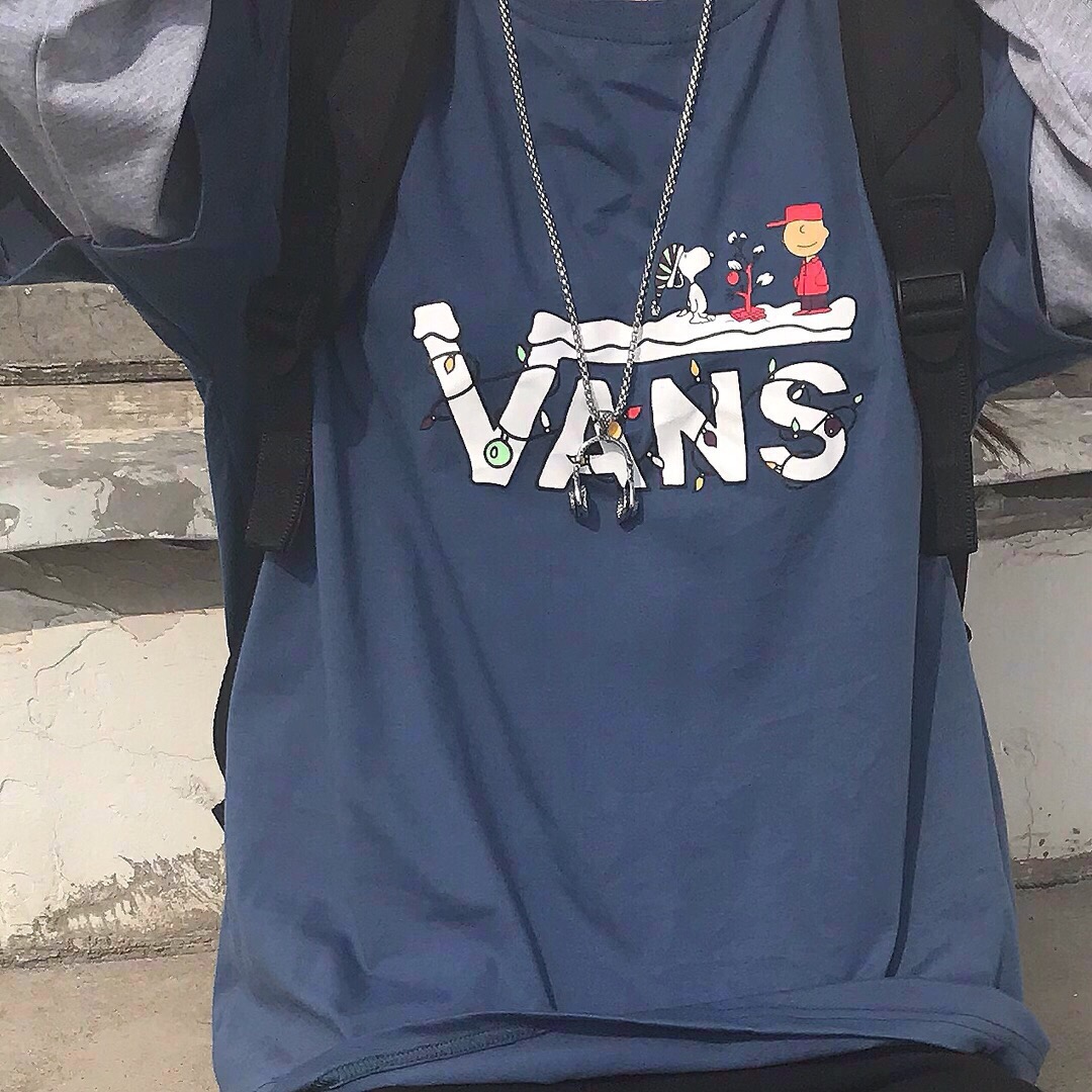 85 VANS联名史努比假两件，胸前卡通印花既新潮又不失活泼，宽松版型