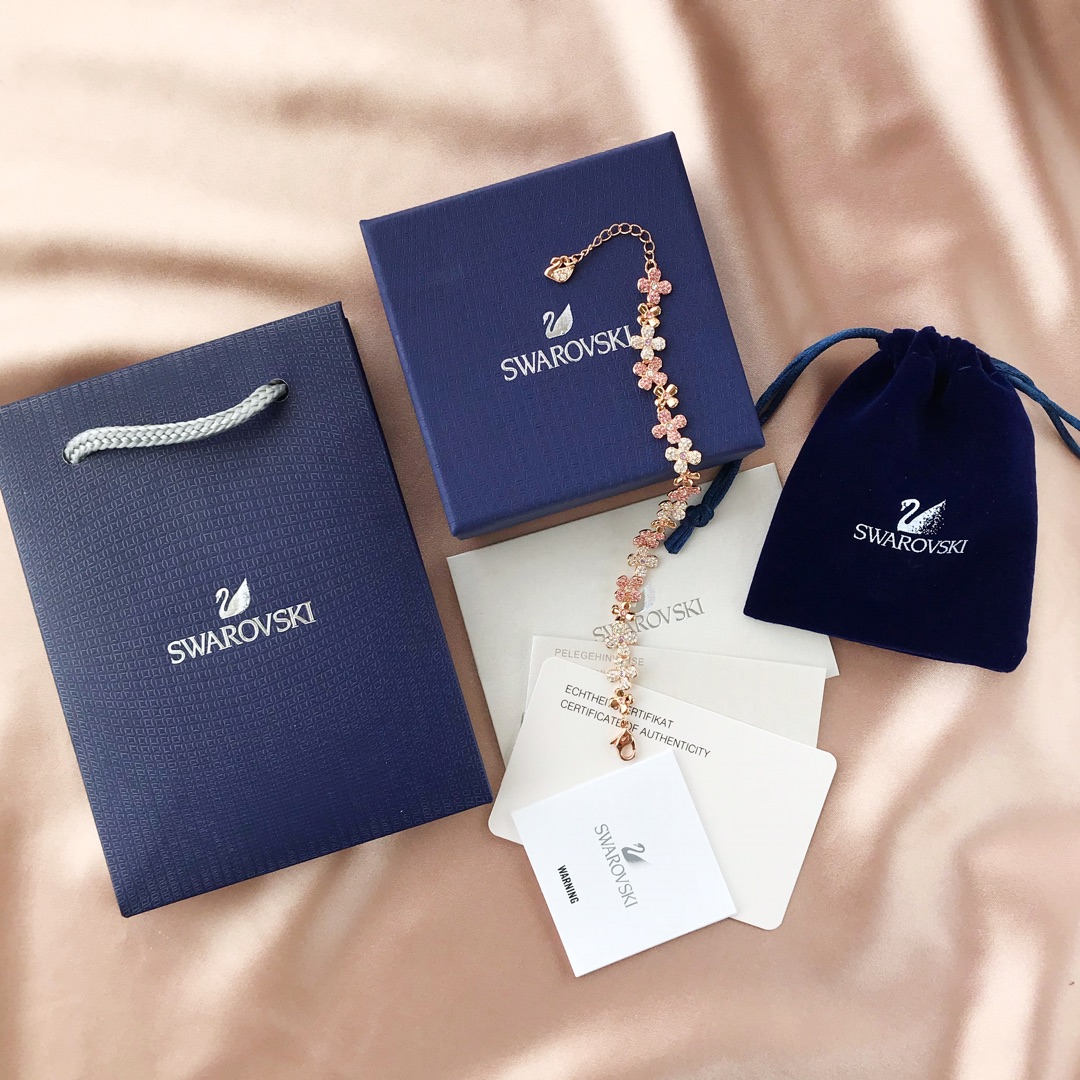 NO:722515,Swarovski 2019 latest rose gold pink flower bracelet!  ELDERFlower series micro-inlay technology, material alloy vacuum electroplating 18K real gold inlaid with Swarovski rhinestones, flowers in pink and gold, very layered, chain length 19cm, adjustable to 16cm!  With full counter packaging, Swarovski bracelet, Swarovski bracelet, swarovski, bracelet19860909施华洛世奇2019最新款玫瑰金粉花手链！ELDERFlower系列 微镶嵌工艺,材质合金真空电镀18Ｋ真金镶嵌施华洛世奇水钻,花朵粉金相间,非常有层次感,链条长度19cm,可调节至16cm！配专柜全套包装,施华手链施华洛手环,swarovski,bracelet,Jewelry
