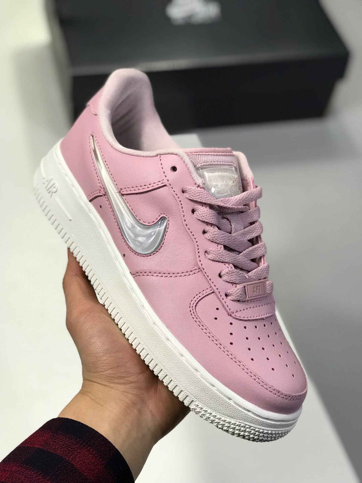 150。 原价：180新版本纯原勾。头层空军果冻NIKE AIR FORCE 1 AF1 空军一号果冻男子低帮板鞋