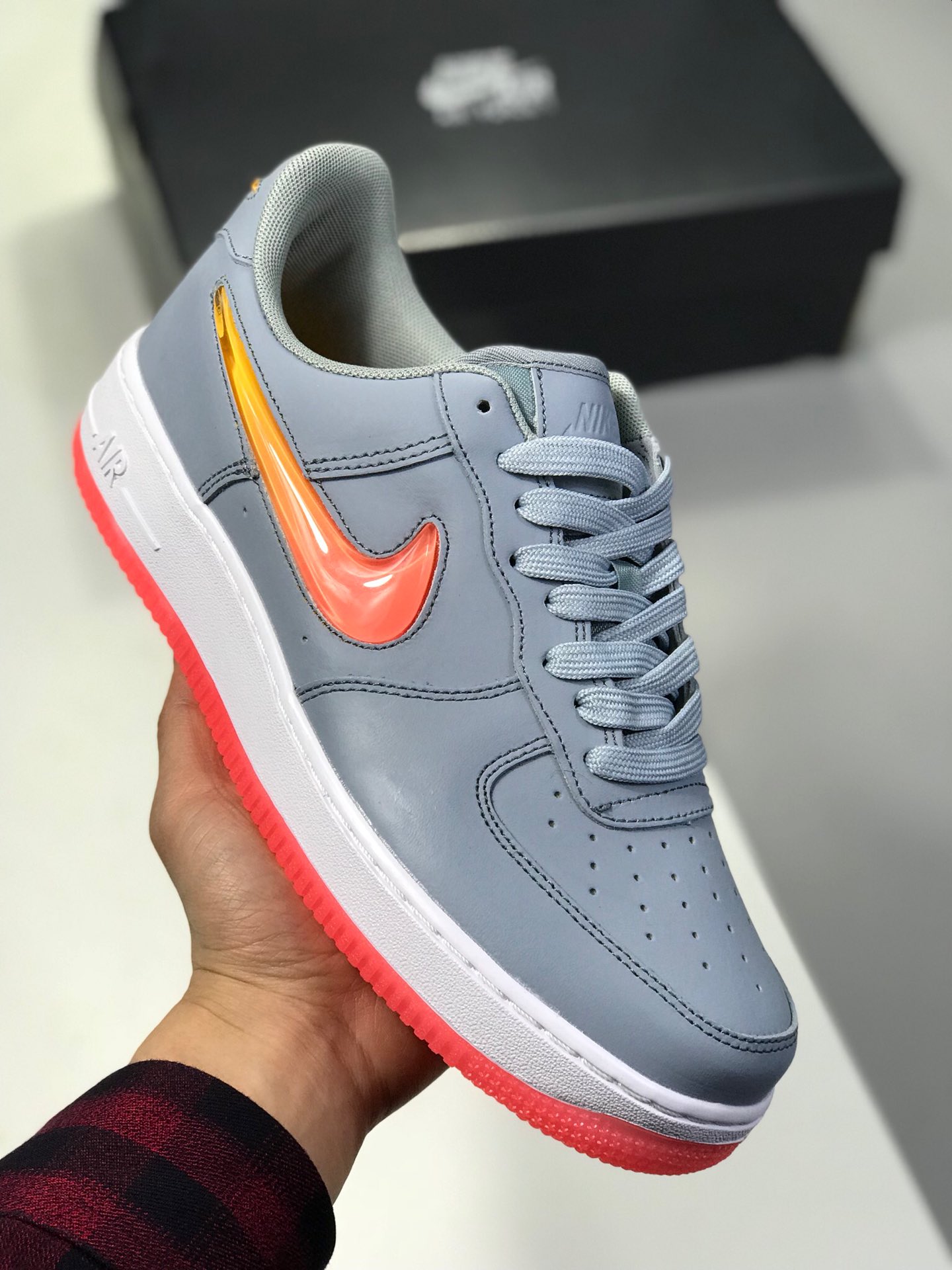 150。 原价：180新版本纯原勾。头层空军果冻NIKE AIR FORCE 1 AF1 空军一号果冻男子低帮板鞋