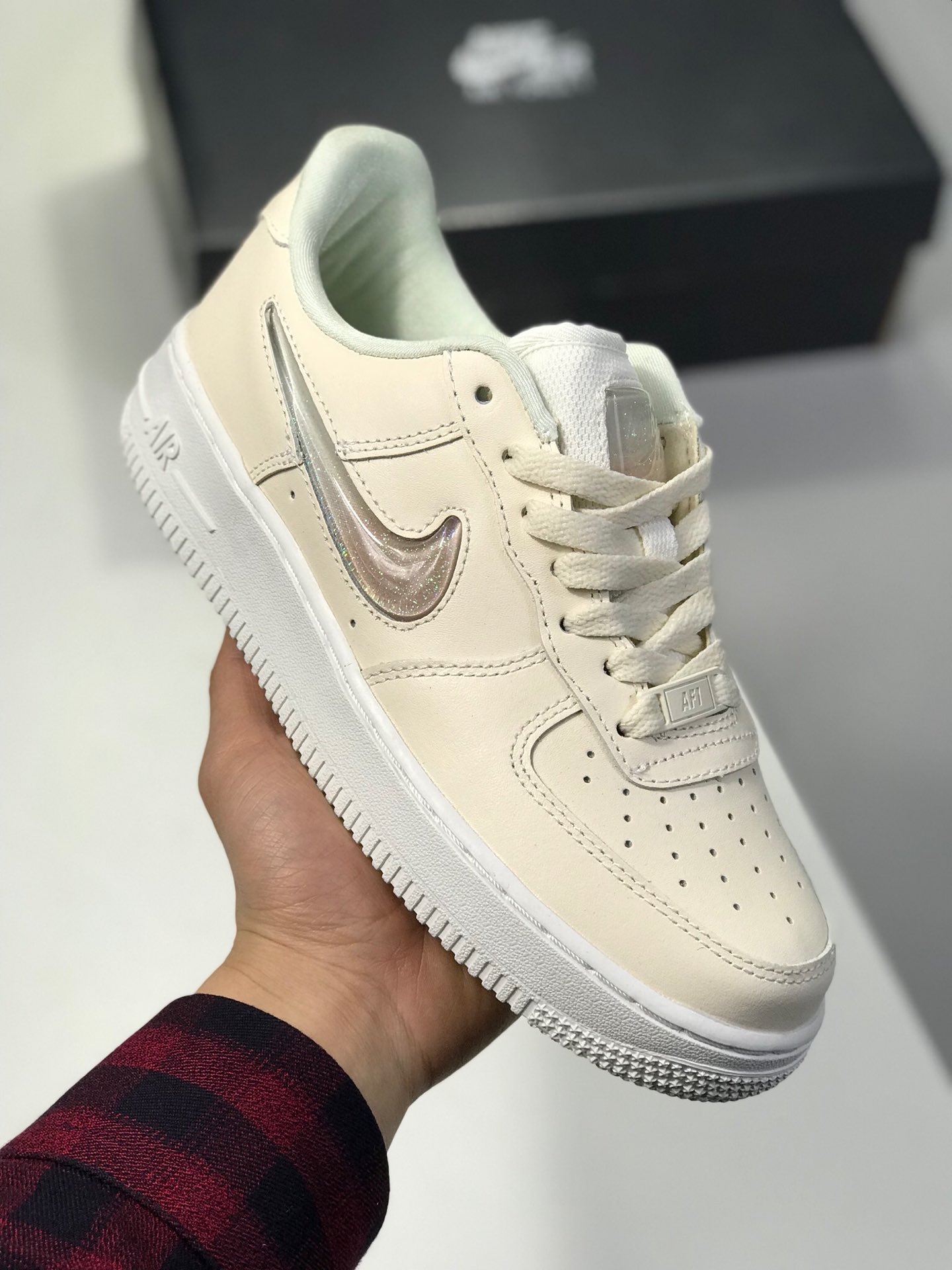 150。 原价：180新版本纯原勾。头层空军果冻NIKE AIR FORCE 1 AF1 空军一号果冻男子低帮板鞋