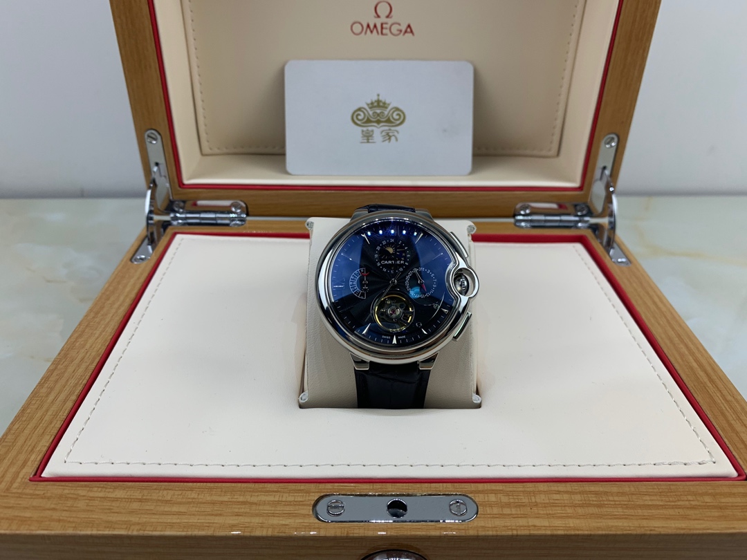 Cartier 皇家 卡地亚蓝气球系列男款腕表