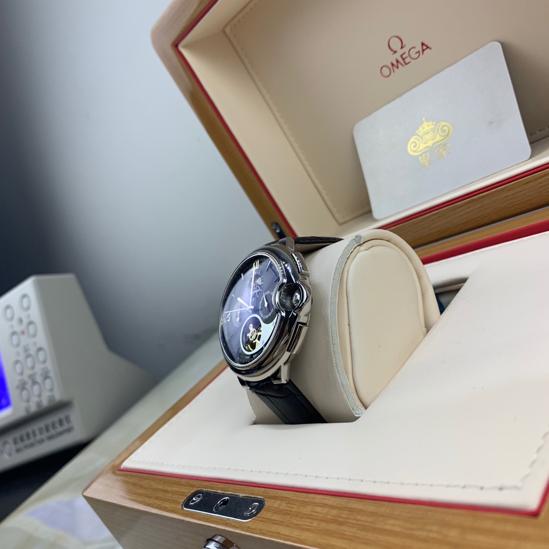 Cartier 皇家 卡地亚蓝气球系列男款腕表