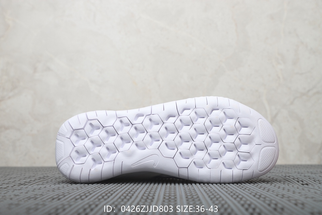 110  耐克Nike Wmns Nike Free En 2018 T-Shirt 联名款 赤足系列轻便跑步鞋！号码：36 36.5 37 38 38.5 39 40 40.5 41 42 42.5 43 44