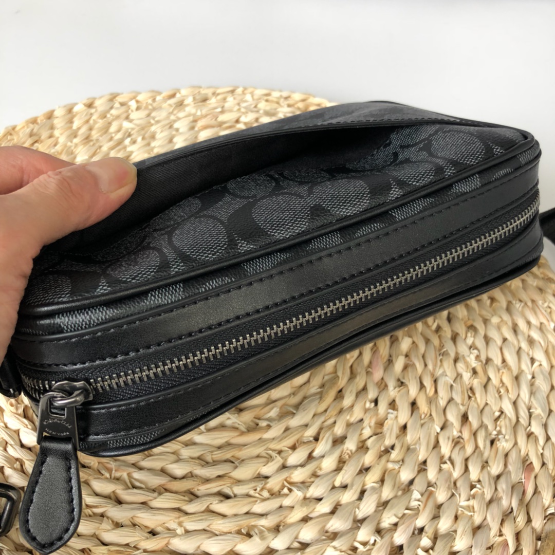 Coach coach 39946 50713 50715新款相机包 全头层牛皮材质 Graham Crossbody单肩斜挎男士相机包 尺寸 26