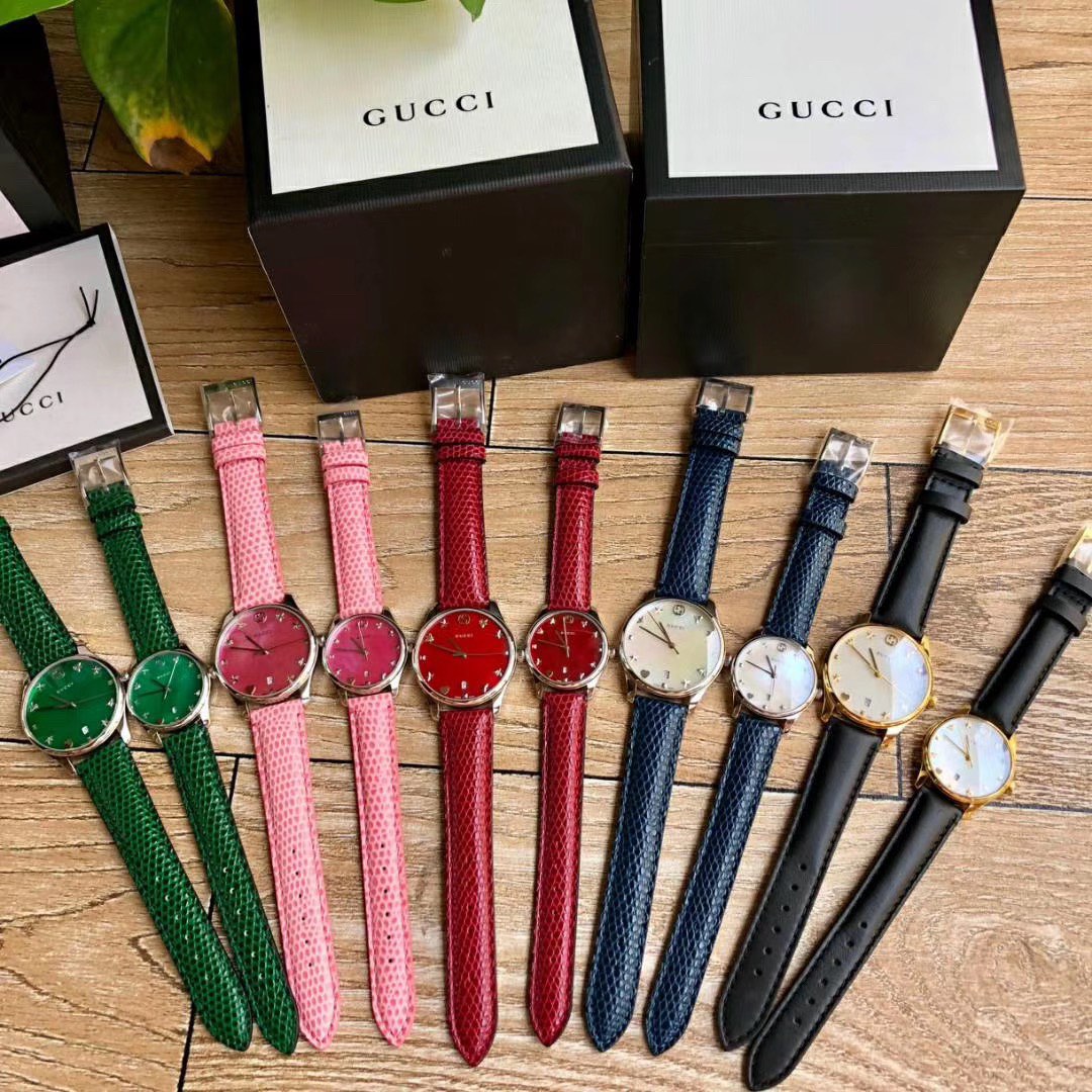 Gucci Gucci 最新小蜜蜂石英女表 搭配interlocking G表冠 天然贝母的表盘