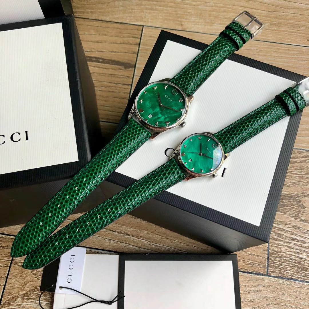 Gucci Gucci 最新小蜜蜂石英女表 搭配interlocking G表冠 天然贝母的表盘