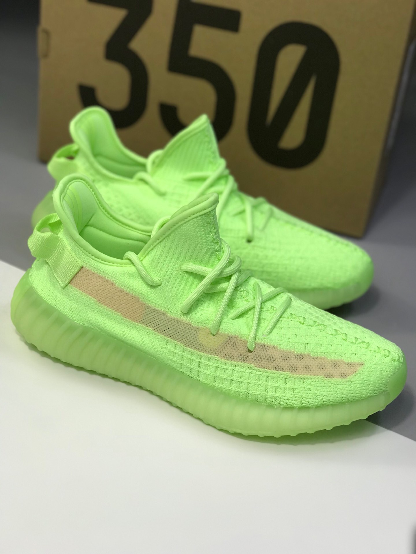 170独家新品Adidas Yeezy Boost 350 V2 ＂GID' 荧光绿 EG5293 椰子350荧光绿 YEEZY350