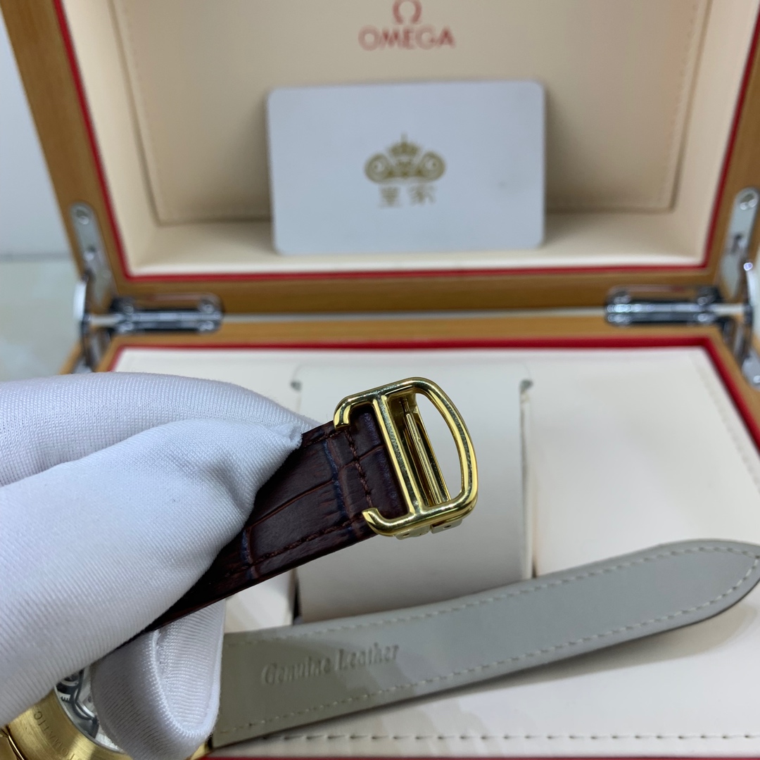Cartier 皇家 卡地亚蓝气球月相飞轮镂空男款腕表