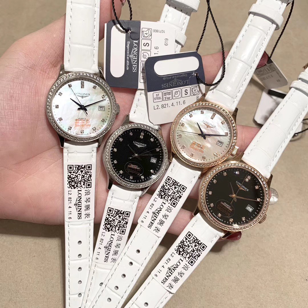 Longines 浪琴New 简约 女款 直径28mm厚8mm 该款腕表备受女性喜爱，在不同的场合 映耀着她们各自的独特个性与迷人风华