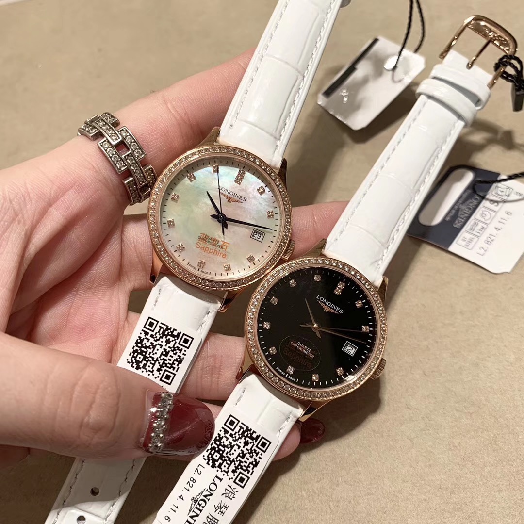 Longines 浪琴New 简约 女款 直径28mm厚8mm 该款腕表备受女性喜爱，在不同的场合 映耀着她们各自的独特个性与迷人风华