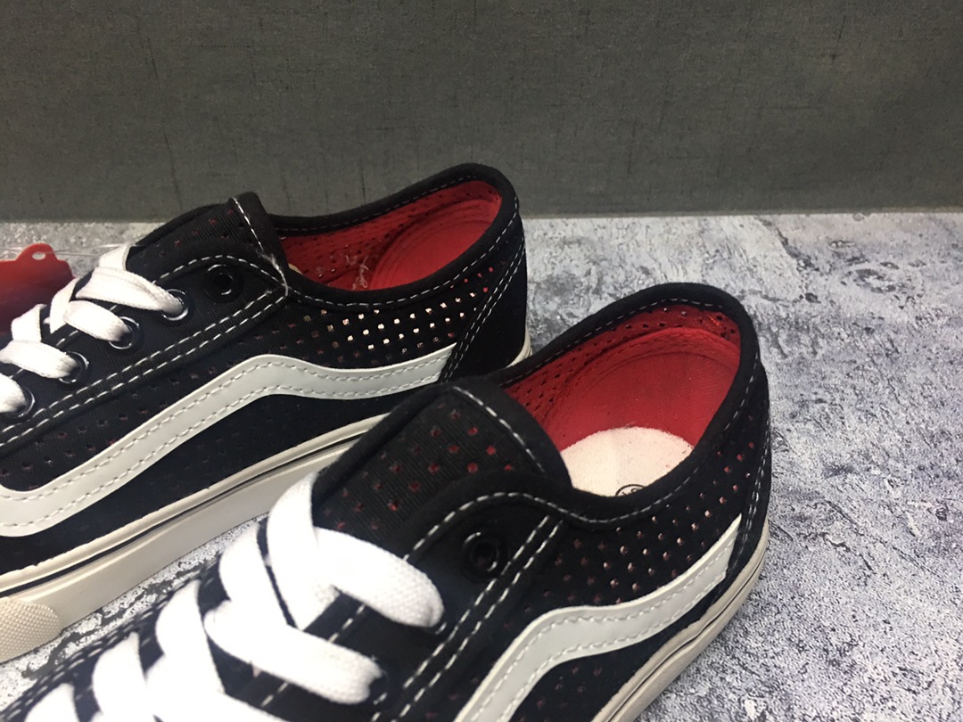 90 新品上市 夏季透气款 韩国限定 万斯 Vans Vault OG Style 冲孔黑白