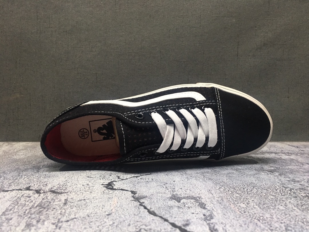 90 新品上市 夏季透气款 韩国限定 万斯 Vans Vault OG Style 冲孔黑白