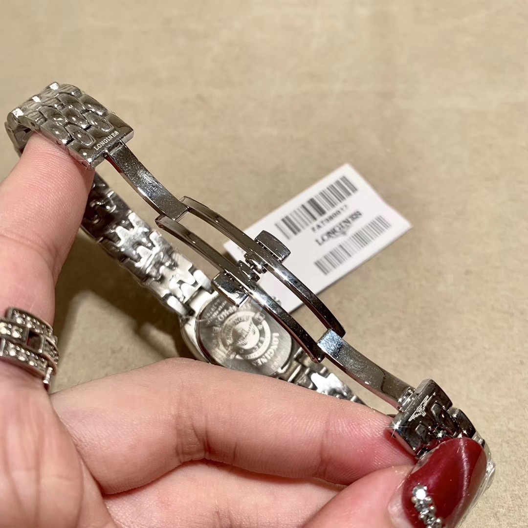 Longines 浪琴圆舞曲系列 优雅 女士腕表 精钢表带 底盖与 尺寸21*34mm 该款腕表备受女性喜爱