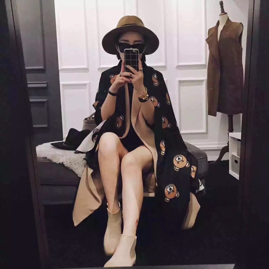 NO:163031,Batch Moscino Bear] New autumn and winter style, wool blend texture!  Super comfortable and warm!  Extremely fashionable!  Size 18065 g, weight about 350 g, ordinary scarf19860909批 莫斯奇诺 小熊】秋冬新款,羊毛混纺质地！超超超舒服温暖！洋气爆啊啊！尺寸18065 克重350克左右,普通围巾,scarf