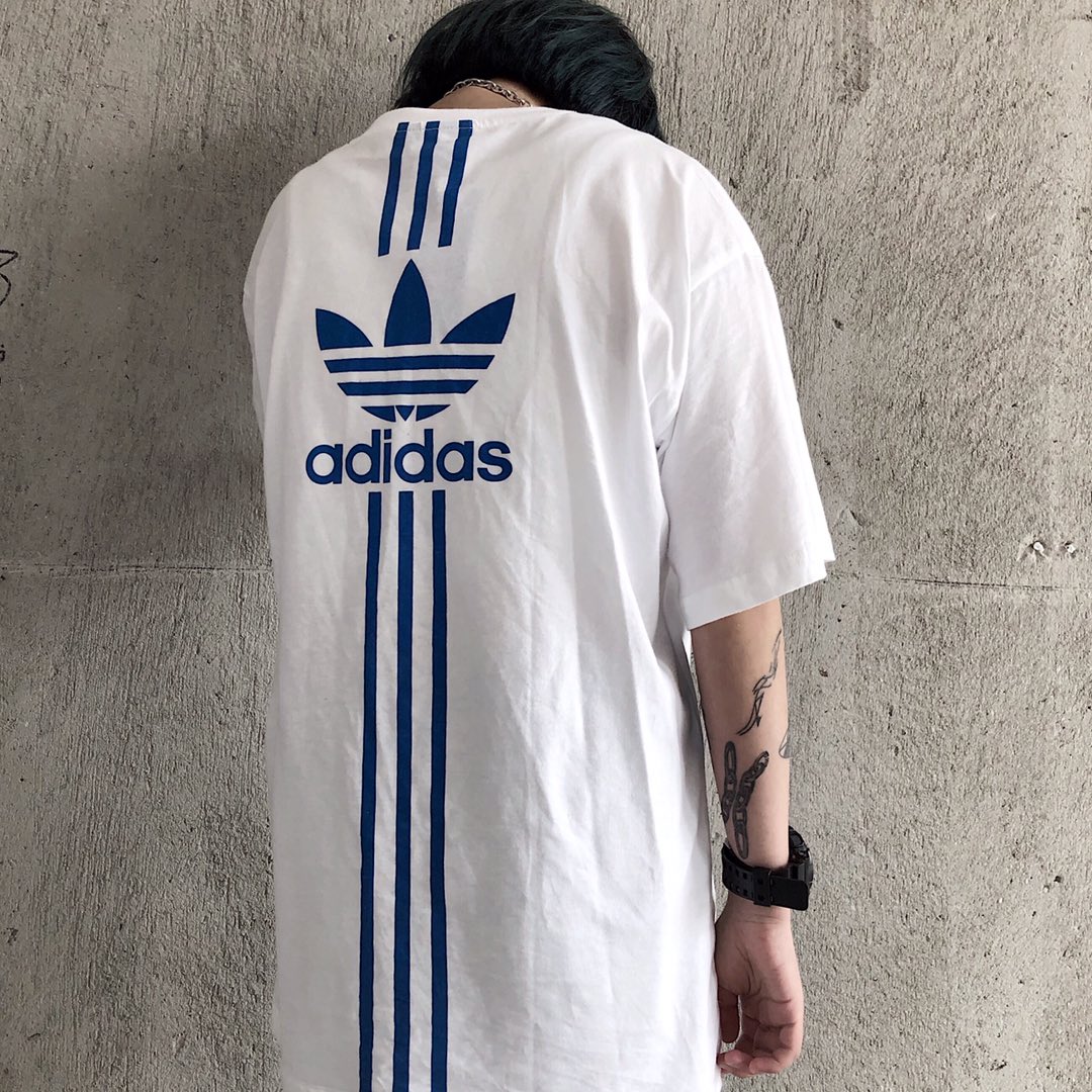 50 adidas阿迪三条杠背杀情侣纯棉短袖 采用210克纯棉面料 不起球不褪色 入夏不可缺少的一款短袖 男女同款 可搭情侣