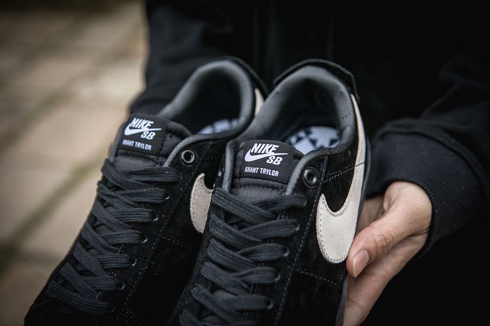 140真标半码Nike 耐克 NIKE SB BLAZER ZOOM LOW GT 男/女滑板鞋