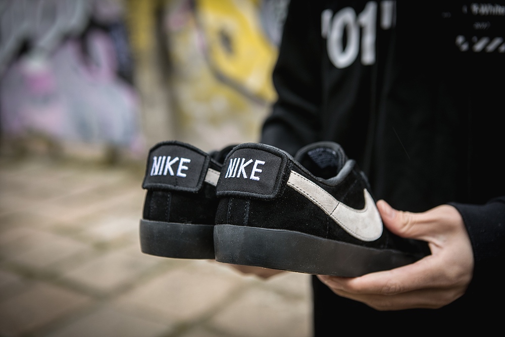 140真标半码Nike 耐克 NIKE SB BLAZER ZOOM LOW GT 男/女滑板鞋