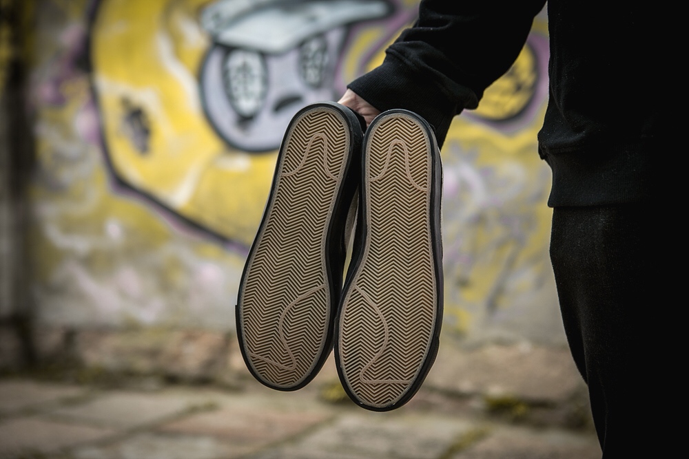 140真标半码Nike 耐克 NIKE SB BLAZER ZOOM LOW GT 男/女滑板鞋