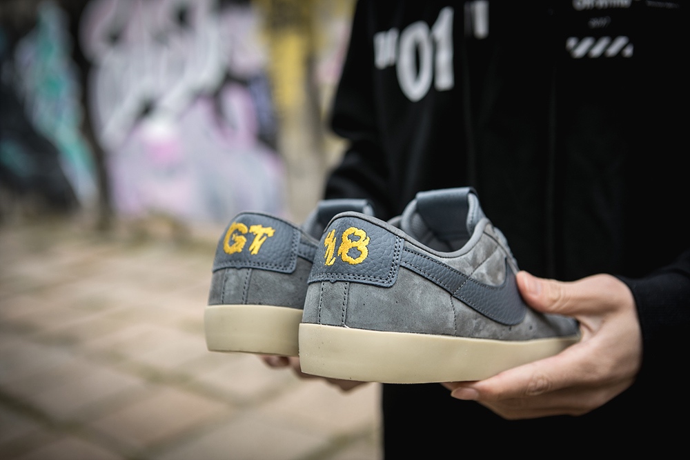 140真标半码Nike 耐克 NIKE SB BLAZER ZOOM LOW GT 男/女滑板鞋