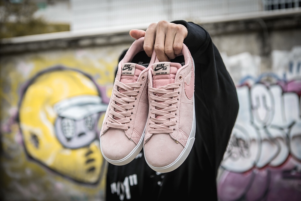 140真标半码Nike 耐克 NIKE SB BLAZER ZOOM LOW GT 男/女滑板鞋