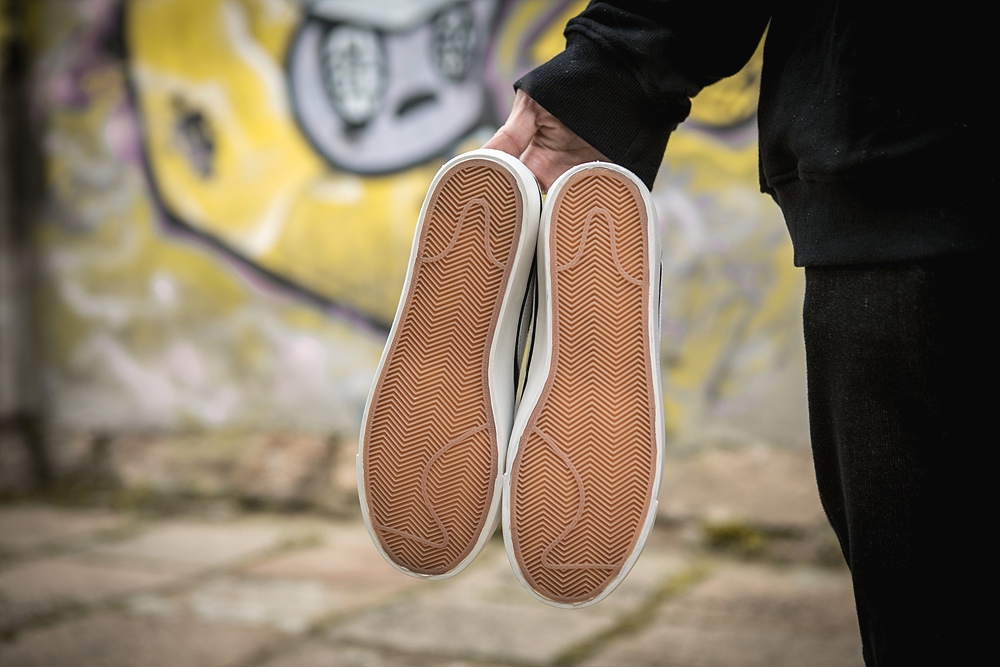 140真标半码Nike 耐克 NIKE SB BLAZER ZOOM LOW GT 男/女滑板鞋