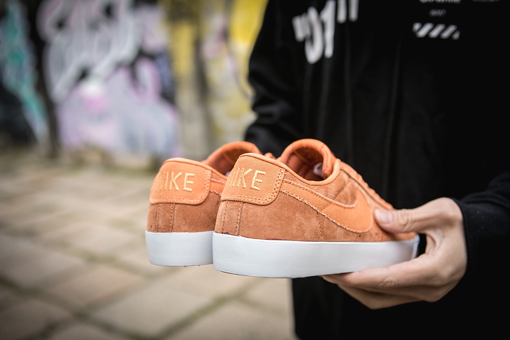 140真标半码Nike 耐克 NIKE SB BLAZER ZOOM LOW GT 男/女滑板鞋