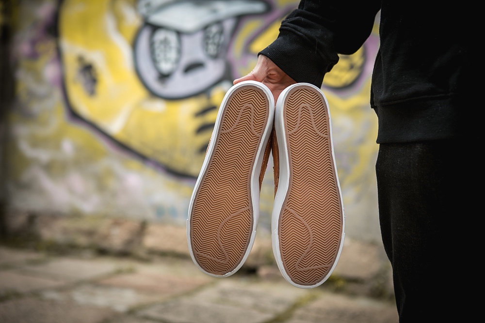 140真标半码Nike 耐克 NIKE SB BLAZER ZOOM LOW GT 男/女滑板鞋