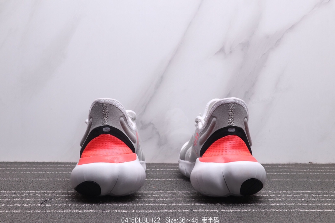 130<br />耐克 Nike Wmns Nike Free Rn 5.0 新款赤足5.0 轻便休闲慢跑鞋<br /> ♂  ♀ 尺码:动36～45<br />ID: 0415DLBLH22