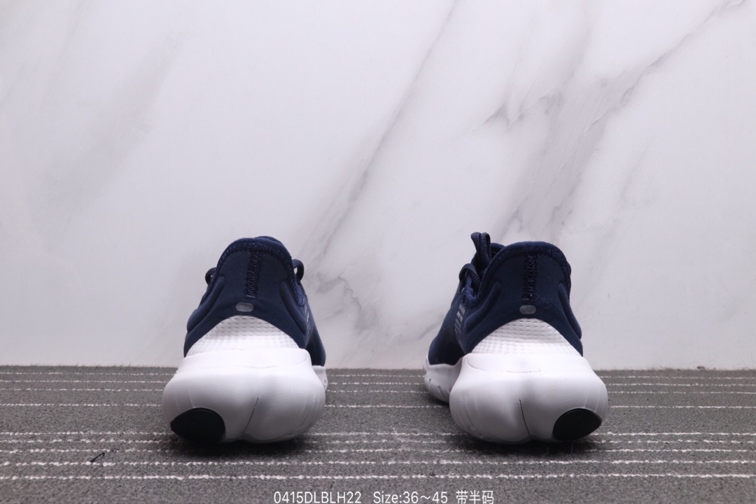 130<br />耐克 Nike Wmns Nike Free Rn 5.0 新款赤足5.0 轻便休闲慢跑鞋<br /> ♂  ♀ 尺码:动36～45<br />ID: 0415DLBLH22