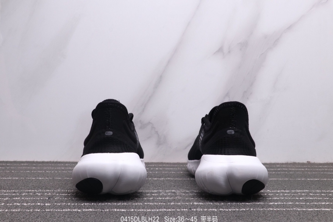 130<br />耐克 Nike Wmns Nike Free Rn 5.0 新款赤足5.0 轻便休闲慢跑鞋<br /> ♂  ♀ 尺码:动36～45<br />ID: 0415DLBLH22