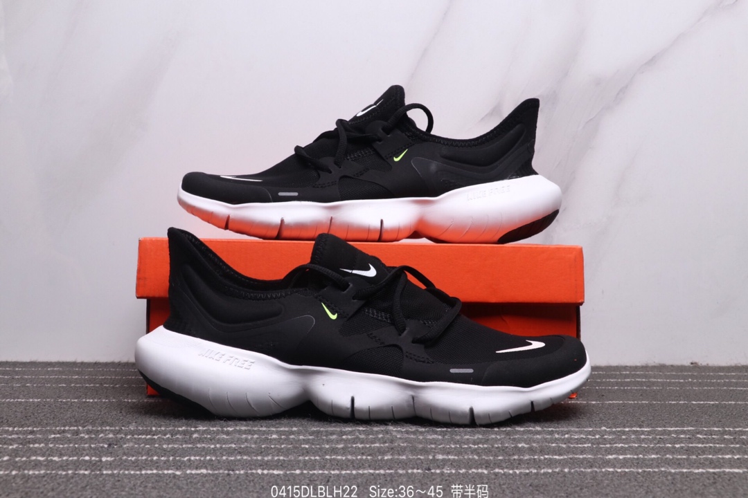 130<br />耐克 Nike Wmns Nike Free Rn 5.0 新款赤足5.0 轻便休闲慢跑鞋<br /> ♂  ♀ 尺码:动36～45<br />ID: 0415DLBLH22