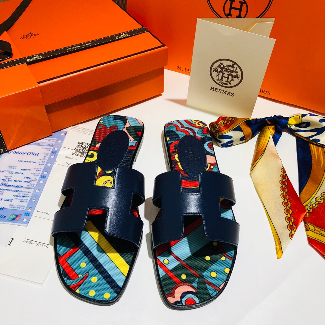 NO:171593,Hermes Top version ● Full set of packaging Slippers, H-shaped gold classic Italian imported cowhide Original custom floral Italian leather outsole size35-40 (34.41.42 customized) delivery ribbon., slippers, hermes, slippers, cowhide, Leather soles19860909Hermes 顶级版●全套包装 拖鞋,H形金典款  意大利进口牛皮 原版订制花布 意大利真皮大底 size35-40（34.41.42定做）配送丝带.,拖鞋,hermes,slippers,cowhide,Leather soles,Women's Shoes