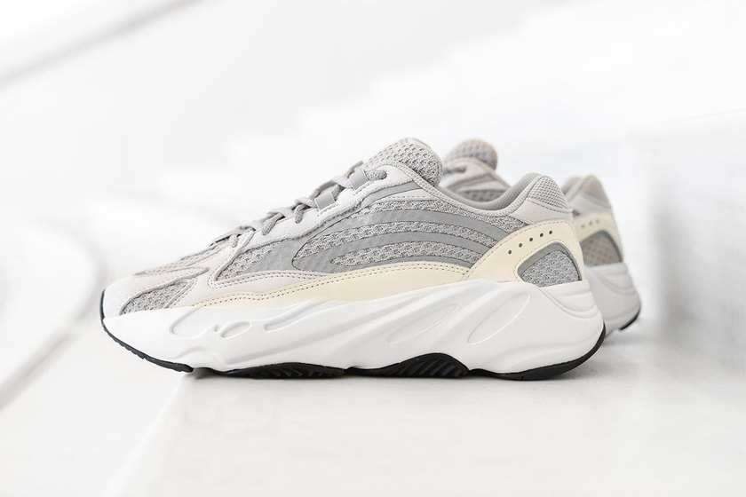 纯原芯片版本adidas Yeezy 700v2 Static 阿迪达斯椰子700二代复古老爹鞋ef29 灰白反光 Yeezy 700 V2 Static 复古风格为主流背景 全新鞋型全新配色